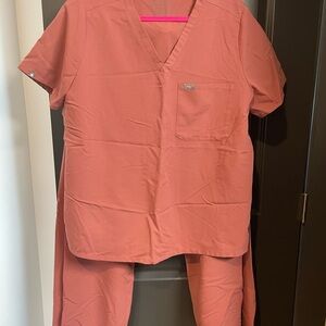 Figs women’s scrubs